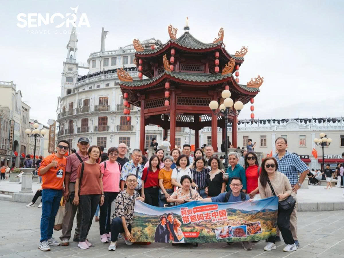 đi tour Trung Quốc c&oacute; hướng dẫn vi&ecirc;n